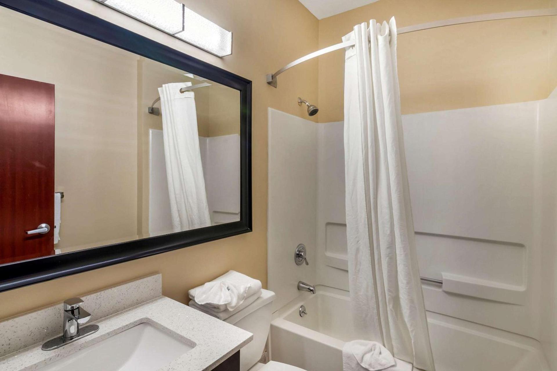 Quality Inn Overland Park Kansas City photo 17