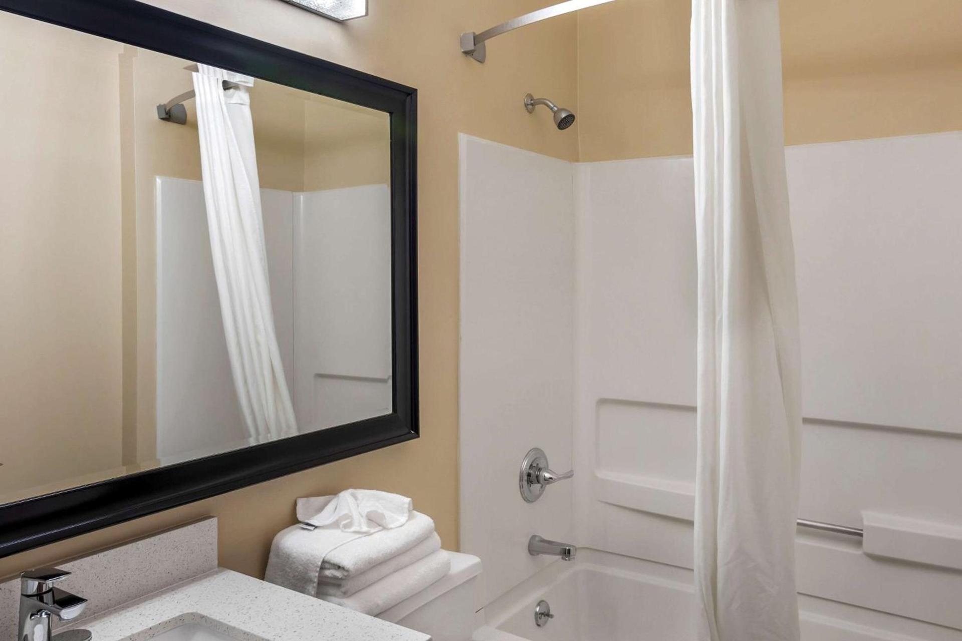 Quality Inn Overland Park Kansas City photo 22