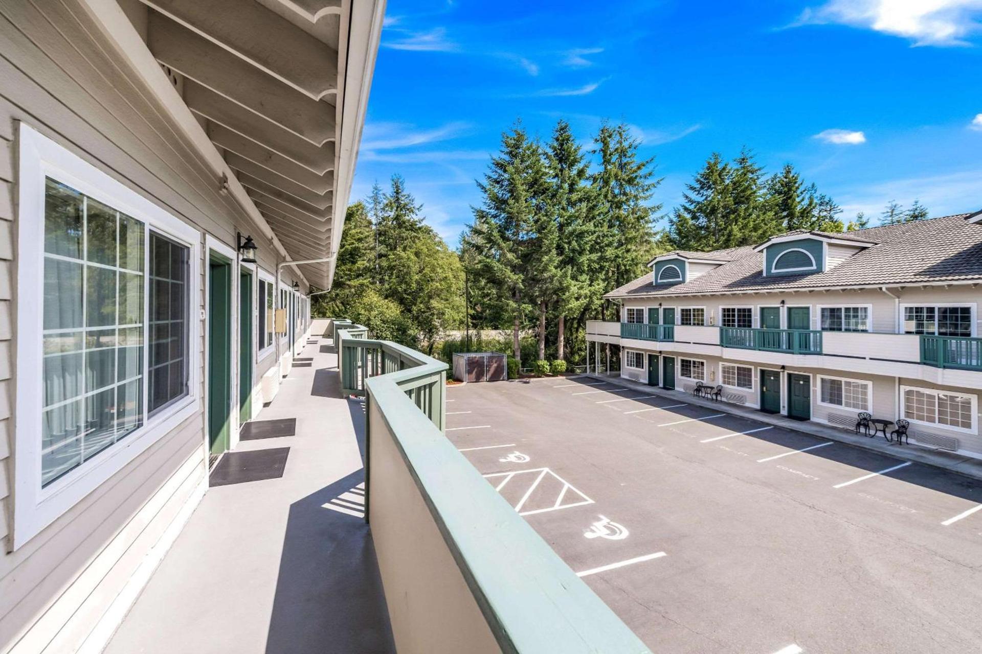 Quality Inn & Suites Bainbridge Island photo 52