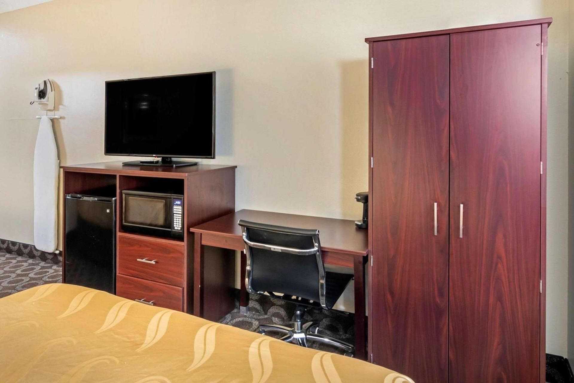 Quality Inn Overland Park Kansas City photo 26