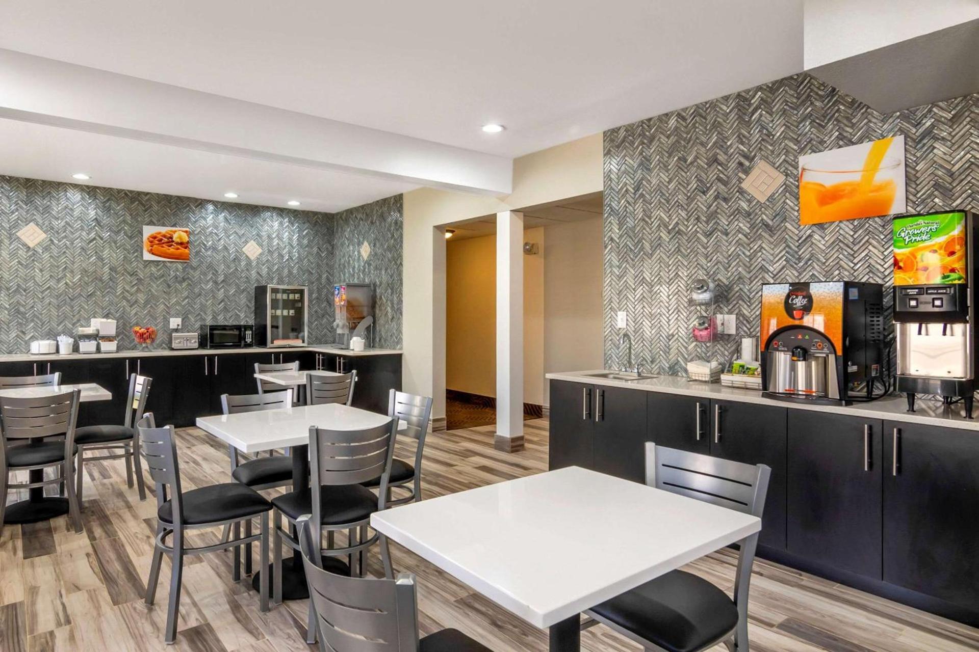 Quality Inn Overland Park Kansas City photo 28