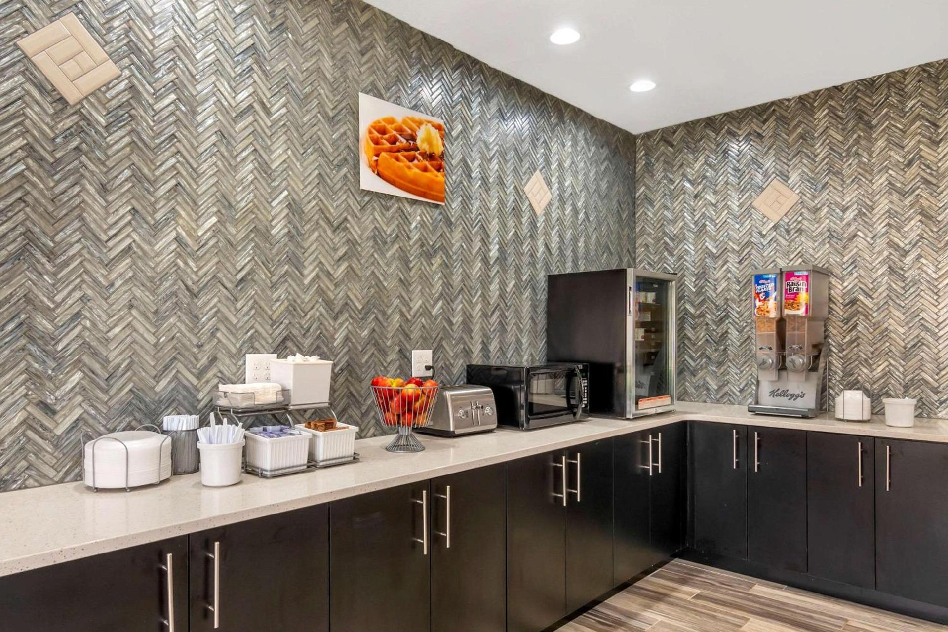 Quality Inn Overland Park Kansas City photo 29