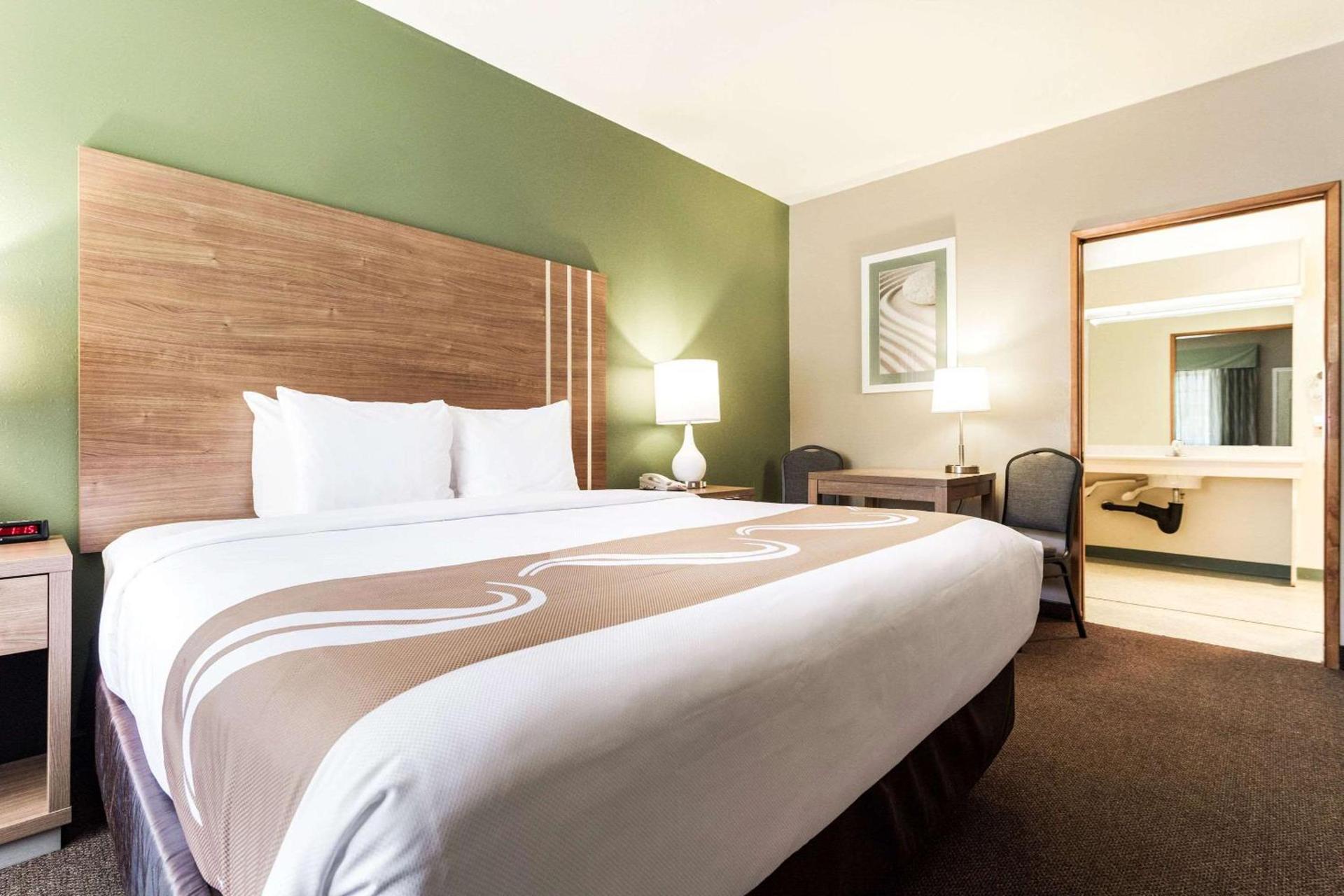 Quality Inn & Suites Bainbridge Island photo 8
