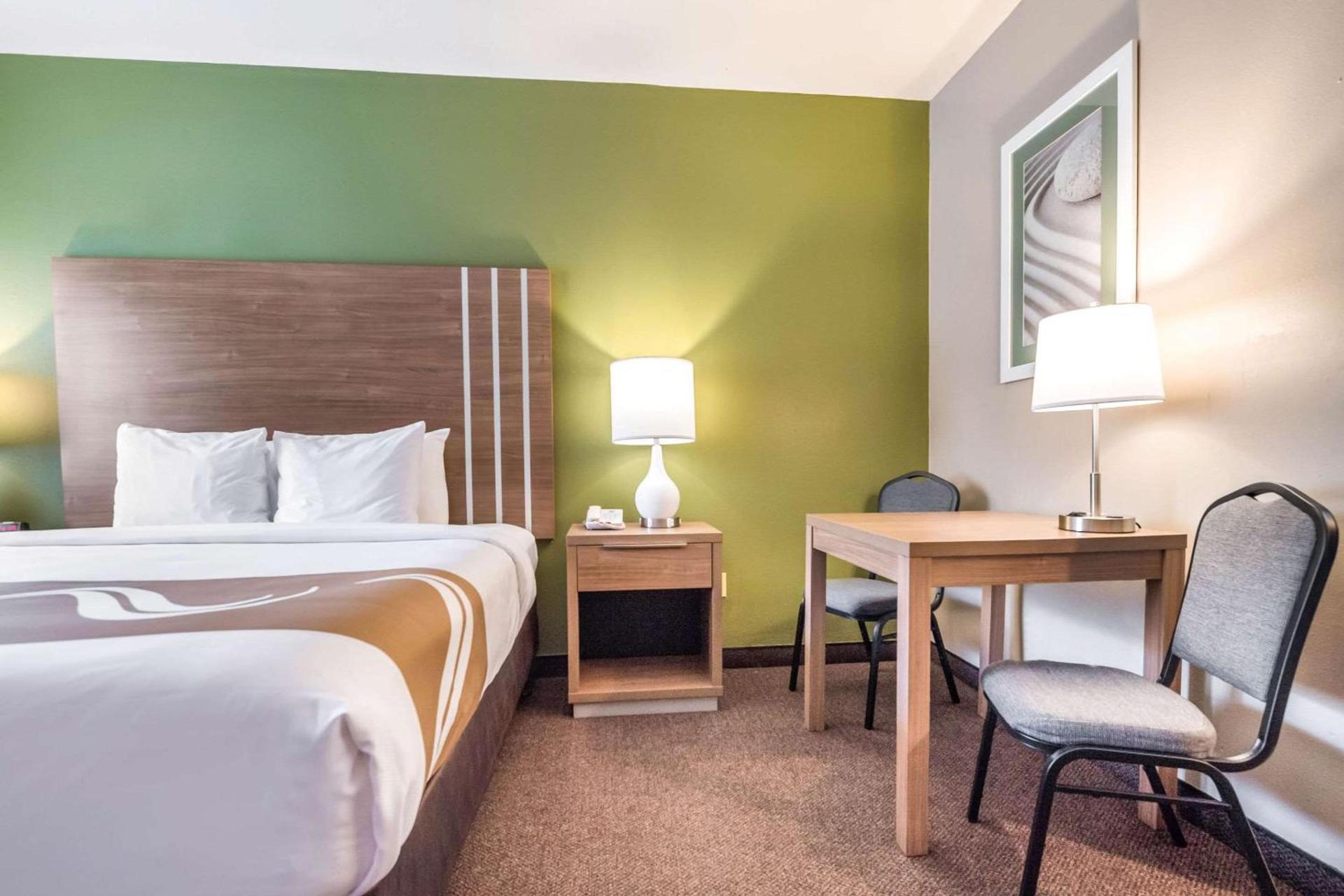 Quality Inn & Suites Bainbridge Island photo 10