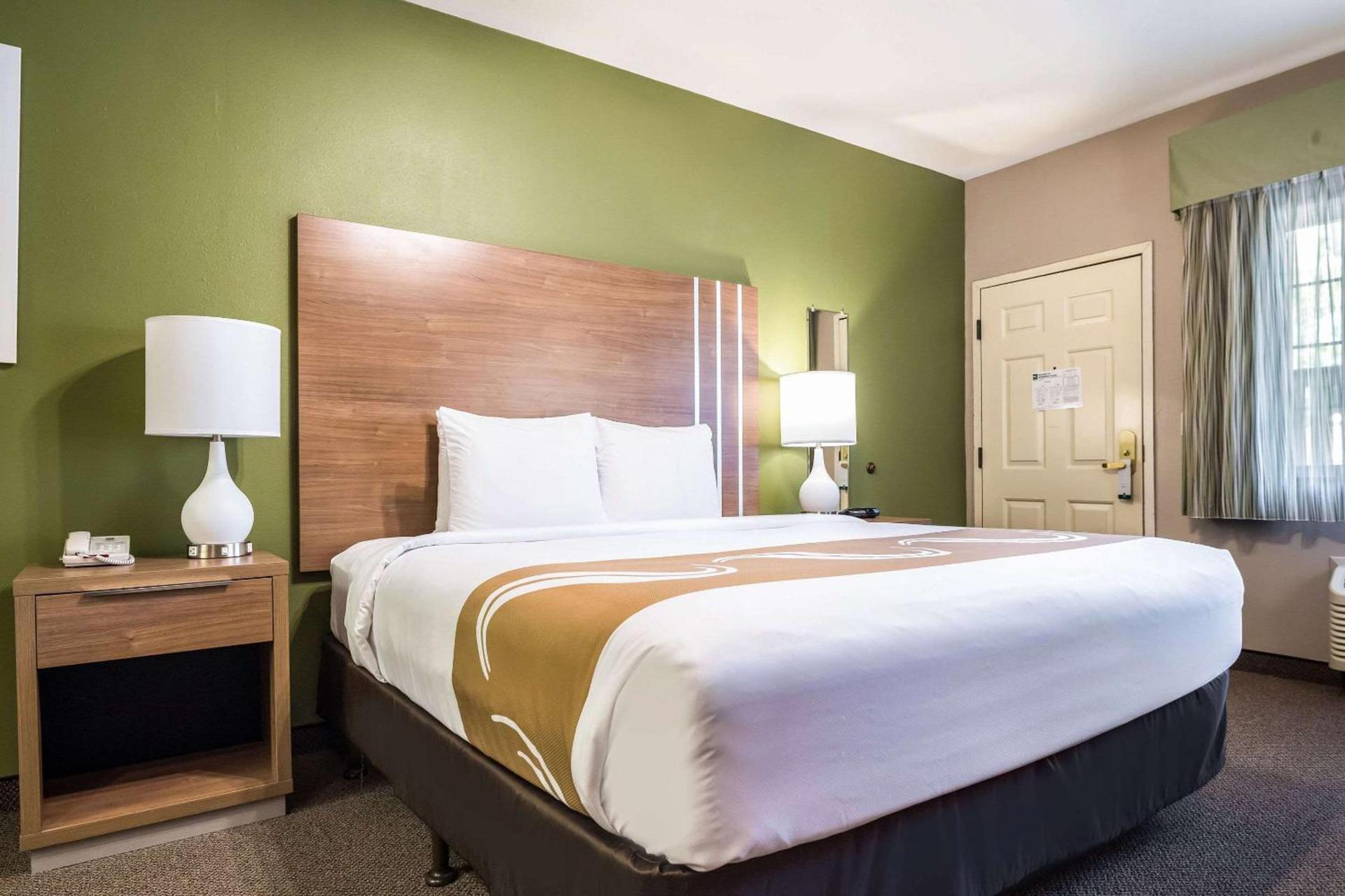Quality Inn & Suites Bainbridge Island photo 13