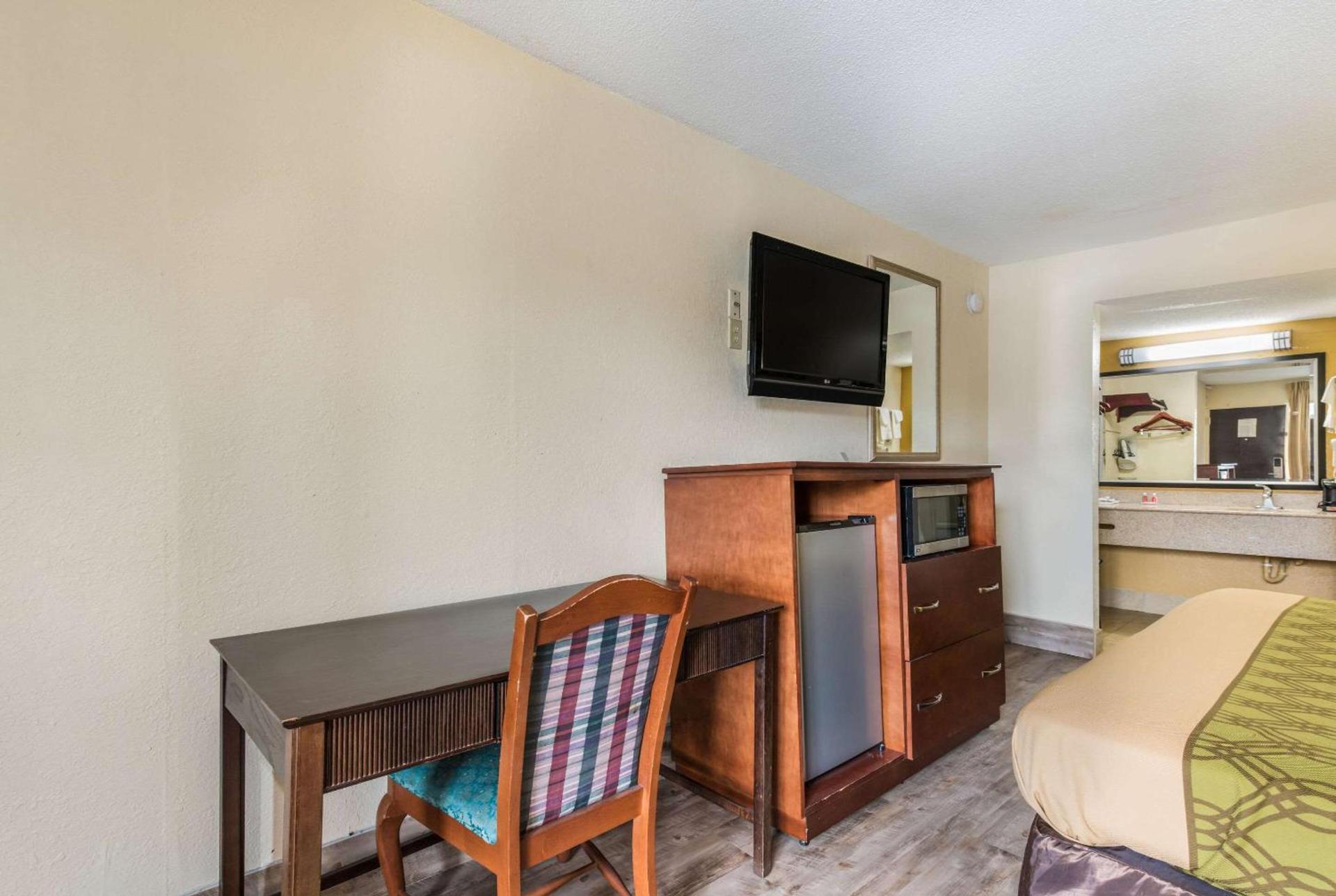 Econo Lodge Salisbury South photo 36