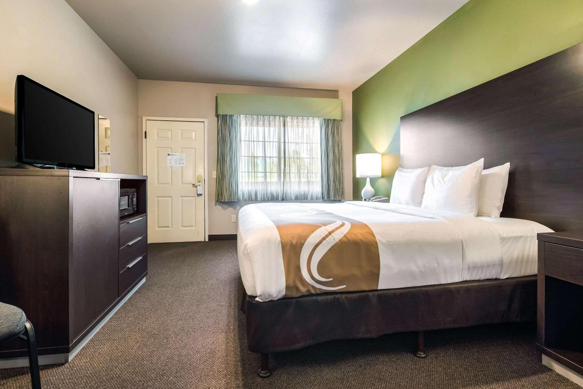 Quality Inn & Suites Bainbridge Island photo 17