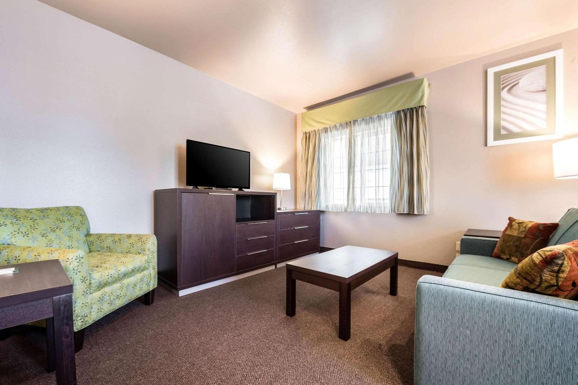 Quality Inn & Suites Bainbridge Island photo 30