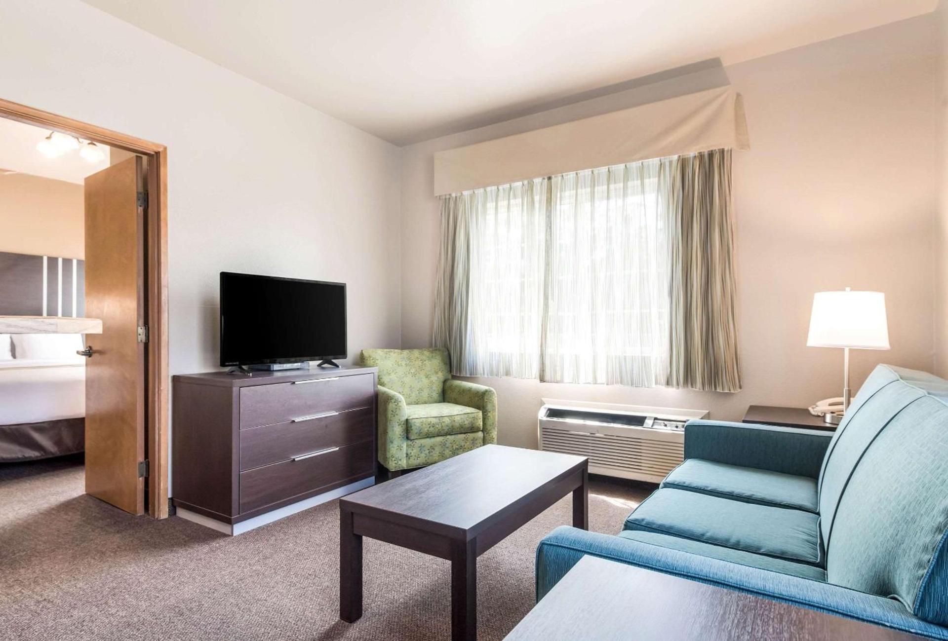 Quality Inn & Suites Bainbridge Island photo 39