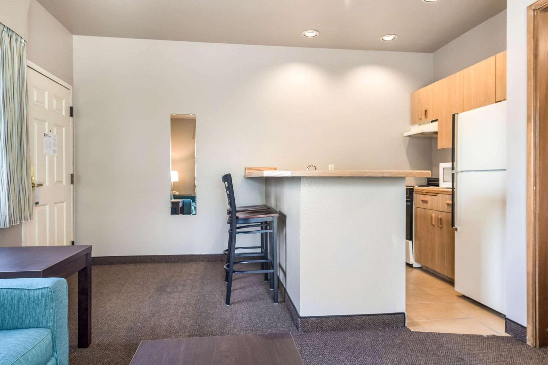 Quality Inn & Suites Bainbridge Island photo 40