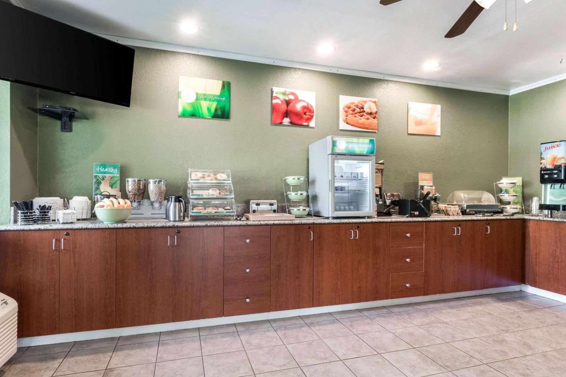 Quality Inn & Suites Bainbridge Island photo 44