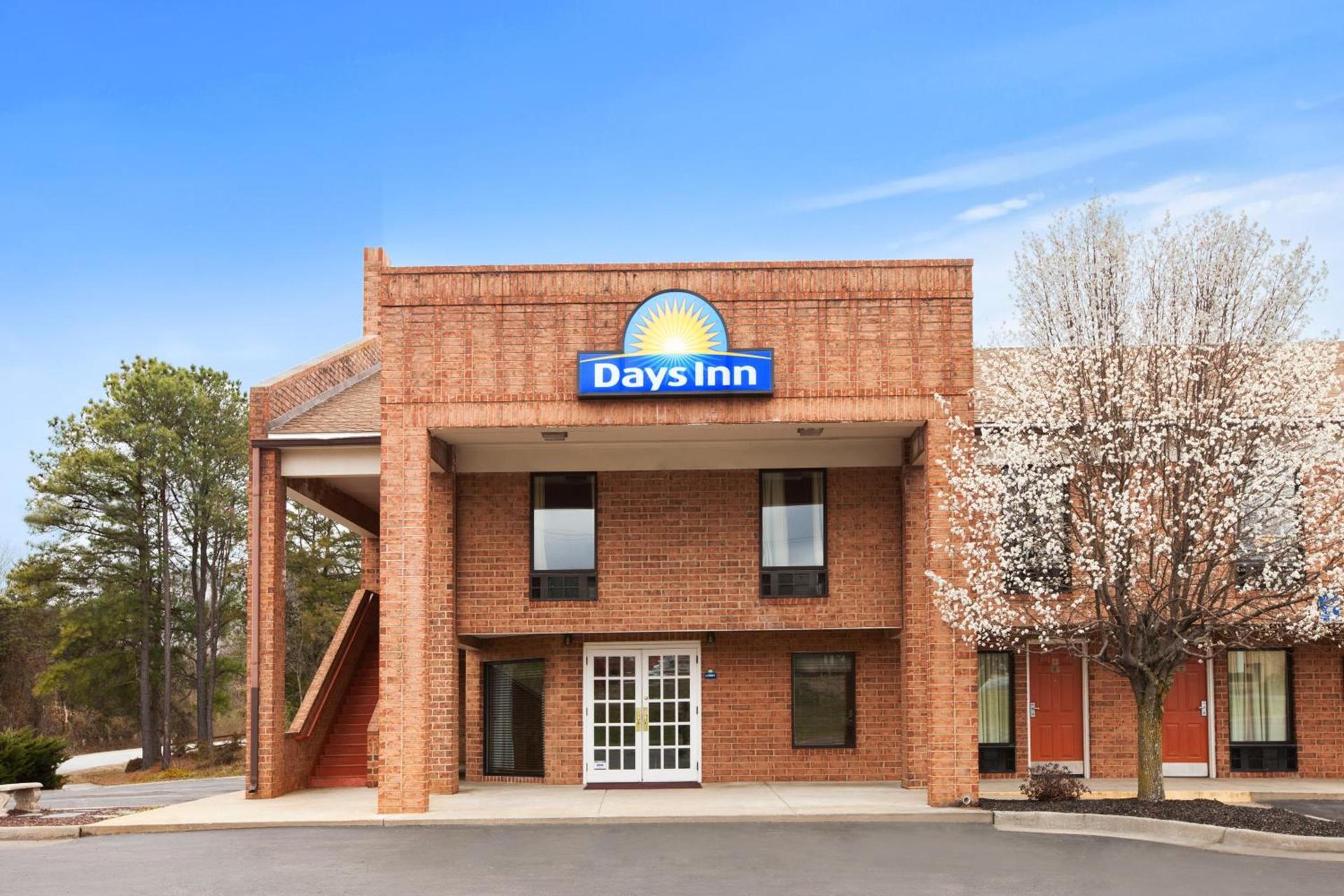 Days Inn by Wyndham Farmville photo 19