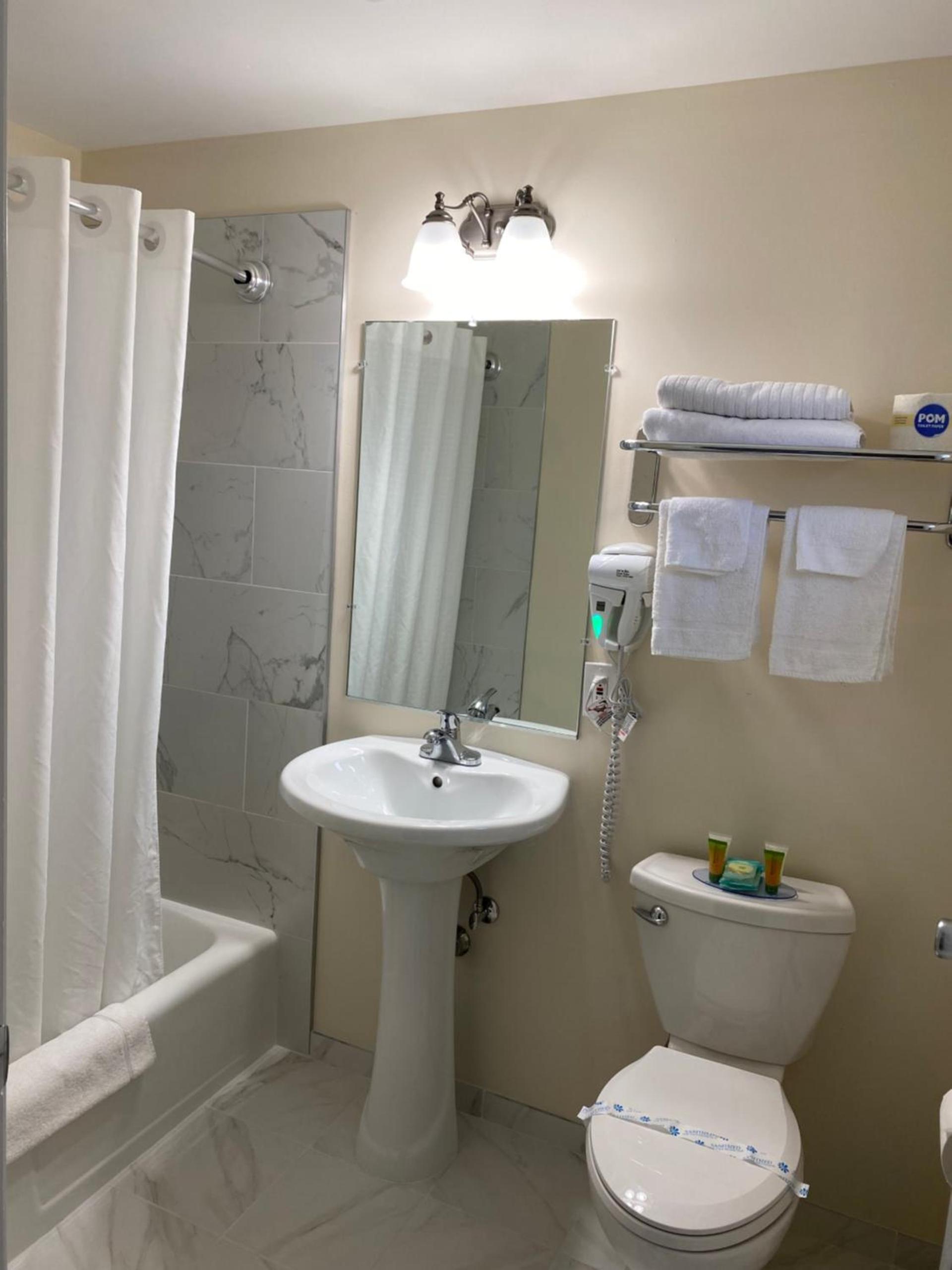 Villager Motel photo 12