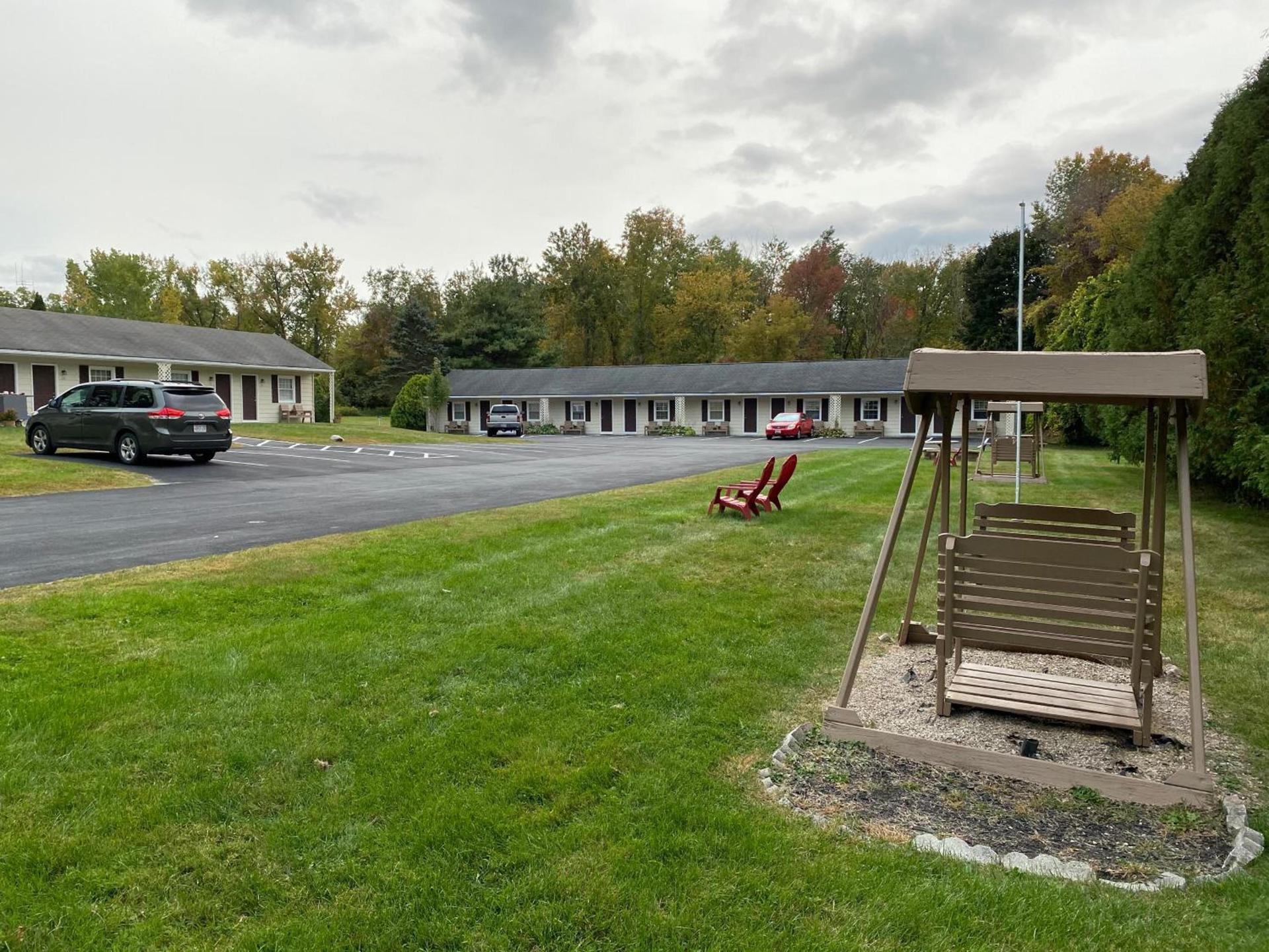Villager Motel photo 22