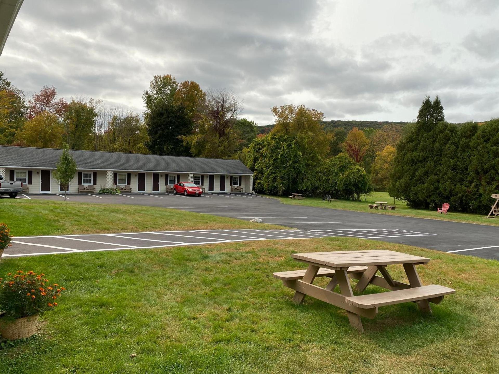 Villager Motel photo 23