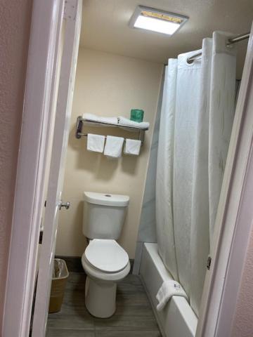 Texas Inn Seguin photo 4