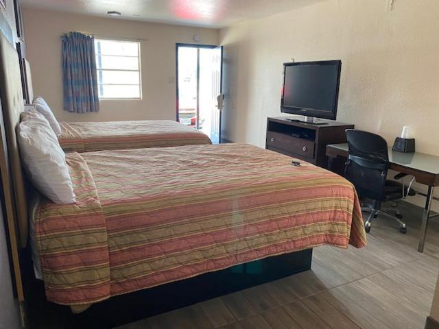 Texas Inn Seguin photo 17