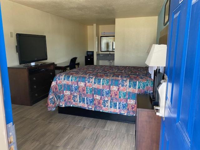 Texas Inn Seguin photo 19