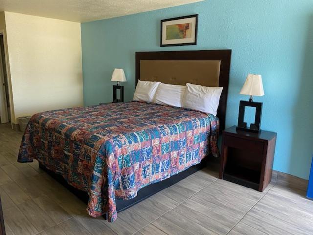 Texas Inn Seguin photo 20