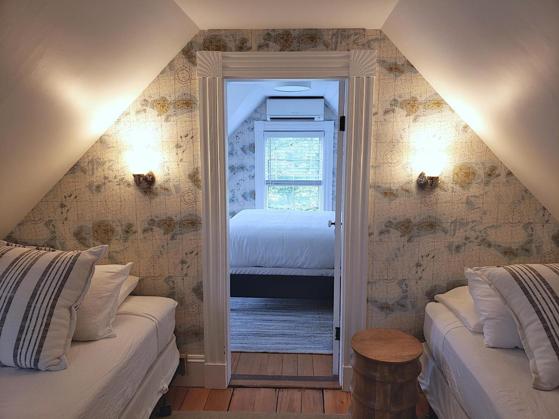 Sand Bar Cottage Inn photo 38
