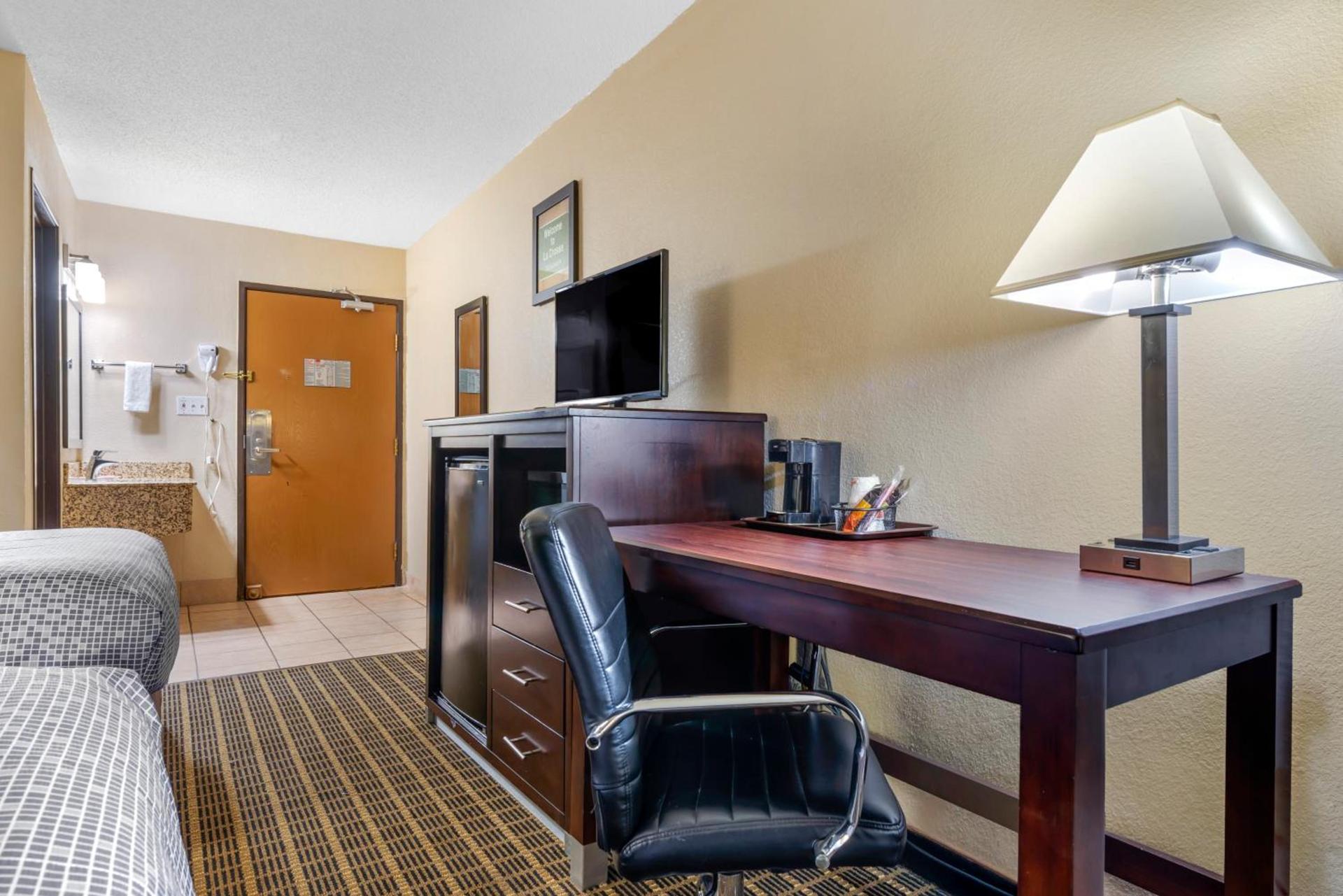 Econo Lodge La Crosse North photo 40