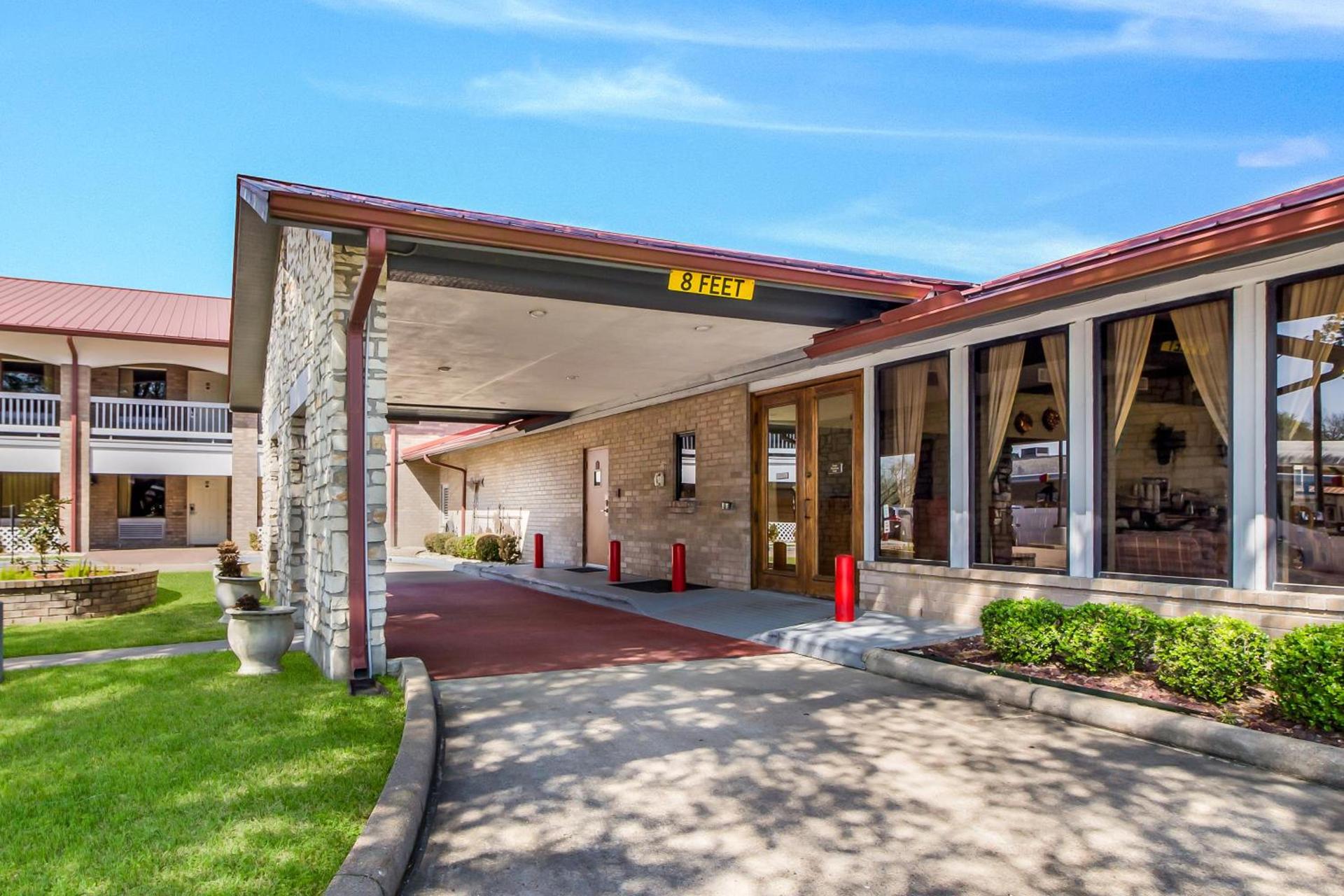 Americas Best Value Inn Columbus photo 2