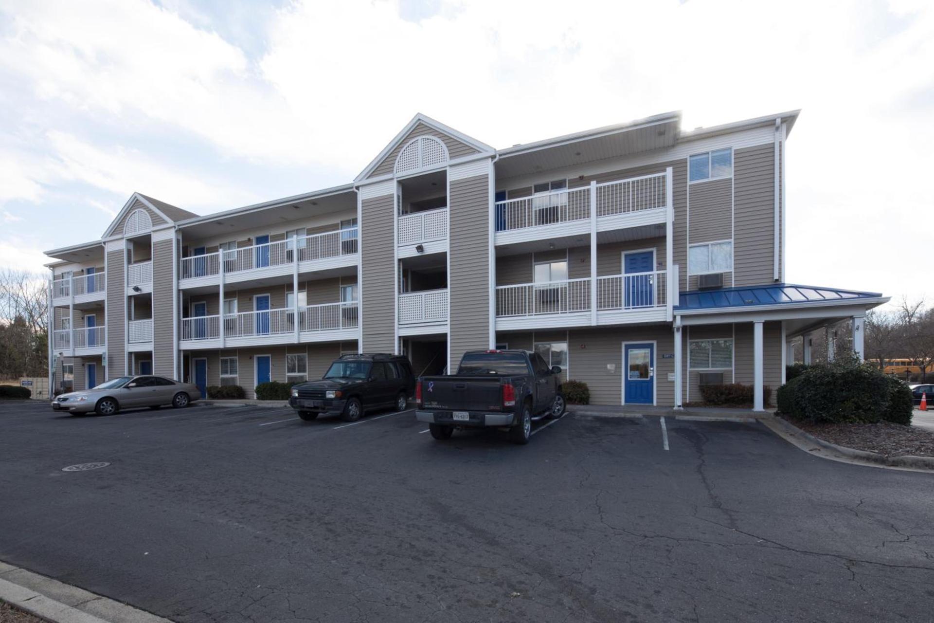 InTown Suites Extended Stay Charlotte NC - Airport photo 1
