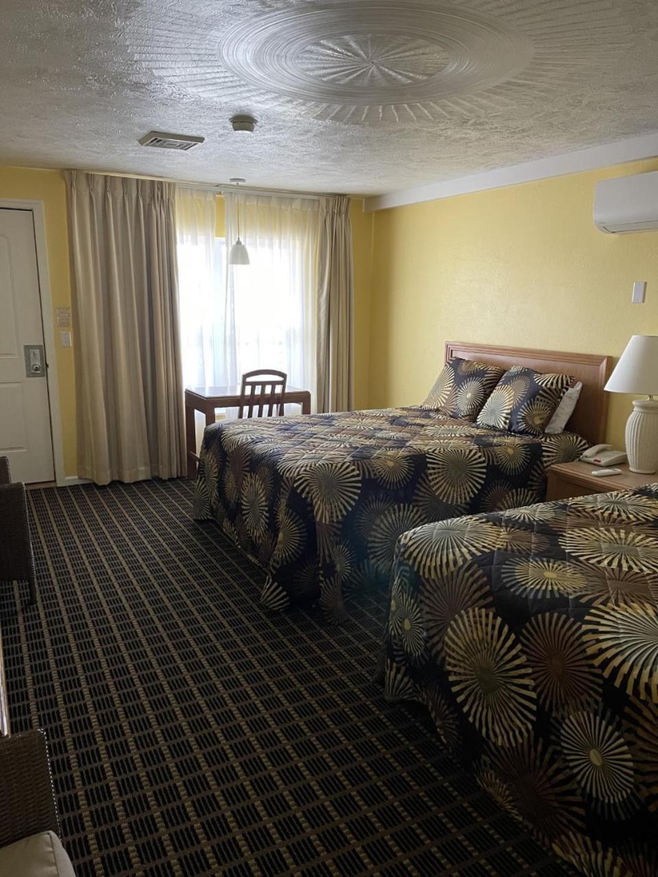 Lake Front Hotel photo 10