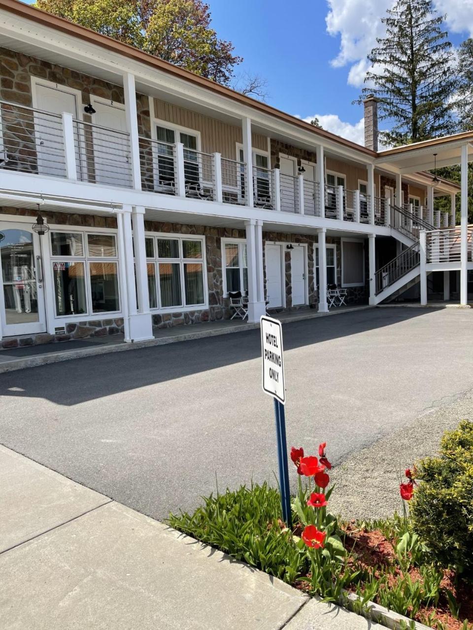 Lake Front Hotel photo 9