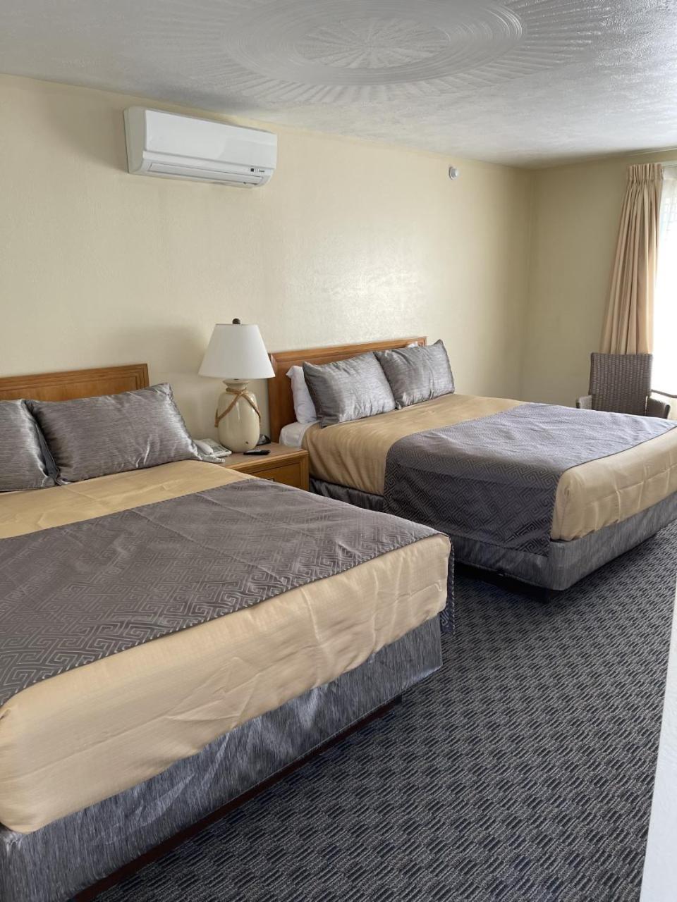 Lake Front Hotel photo 28