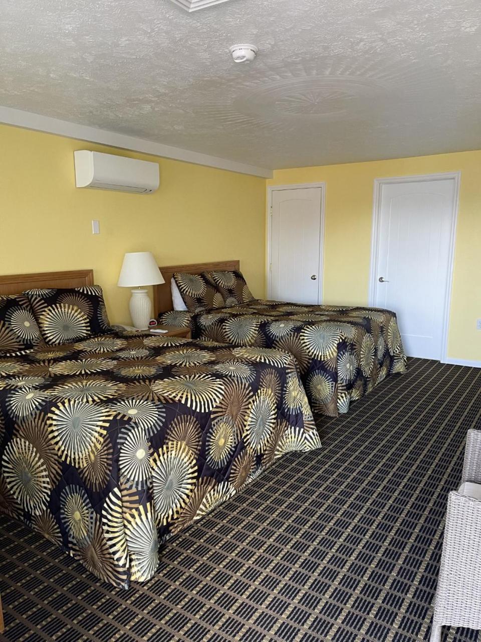 Lake Front Hotel photo 29