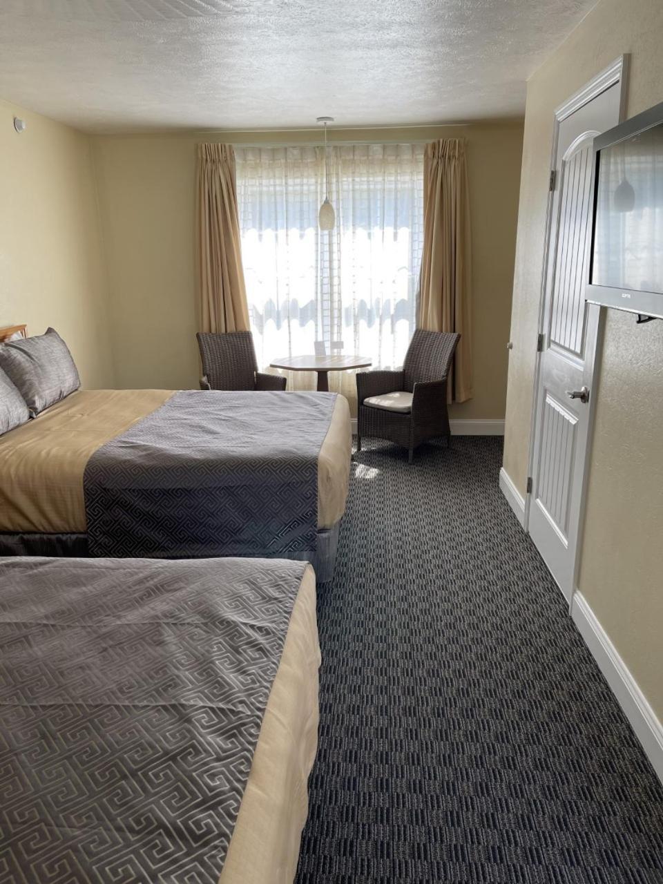 Lake Front Hotel photo 27