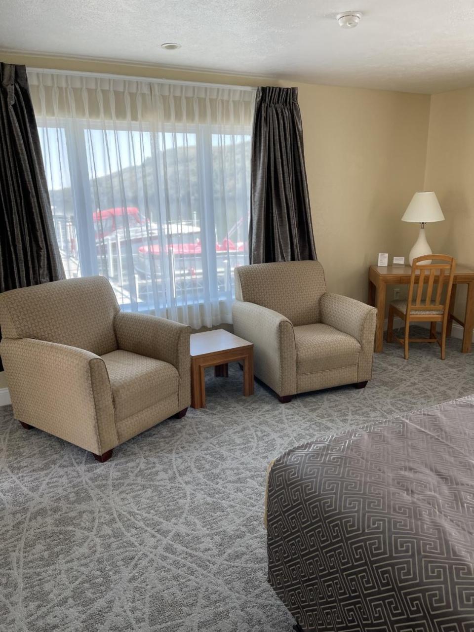 Lake Front Hotel photo 36