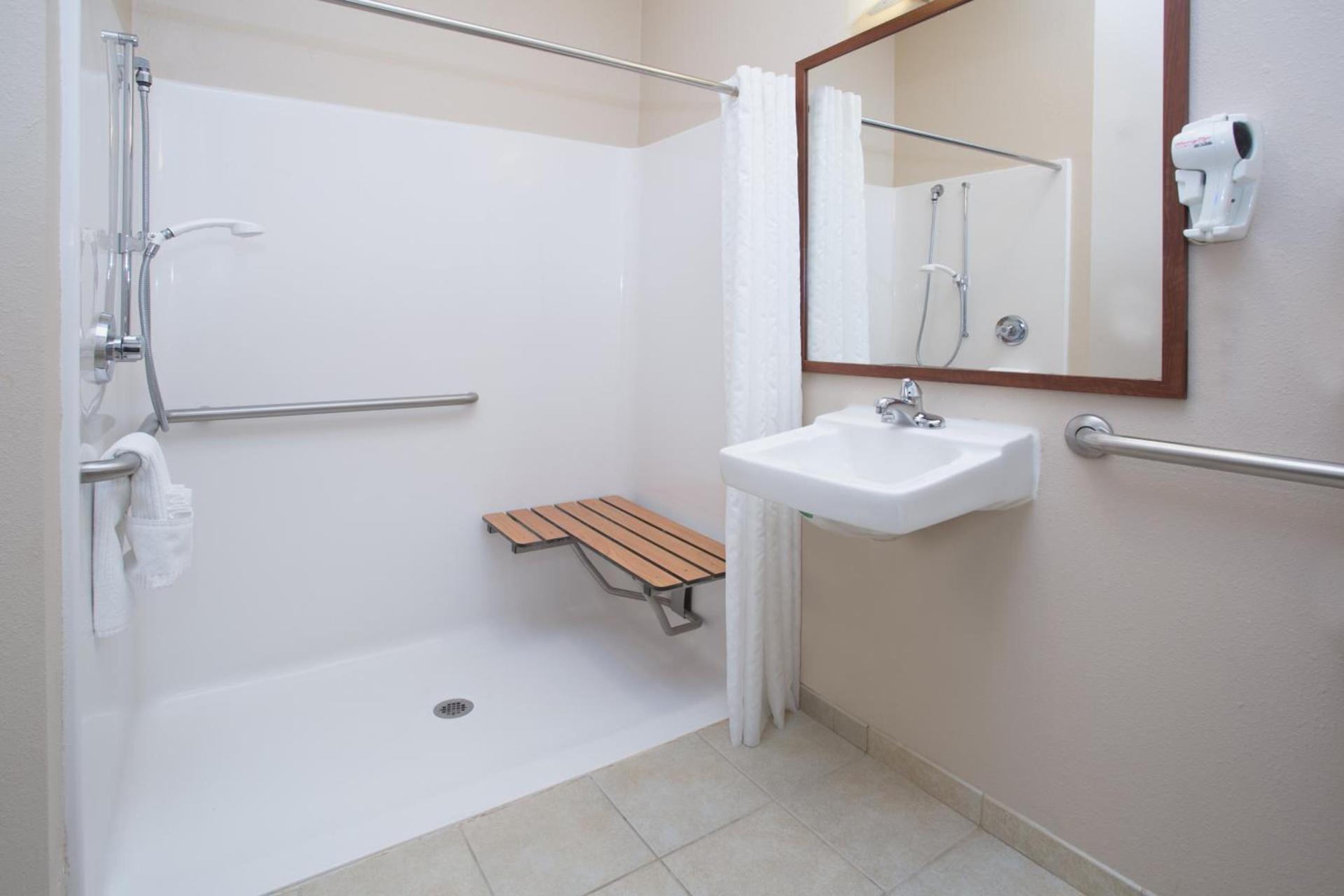 Candlewood Suites - Peoria at Grand Prairie by IHG photo 14