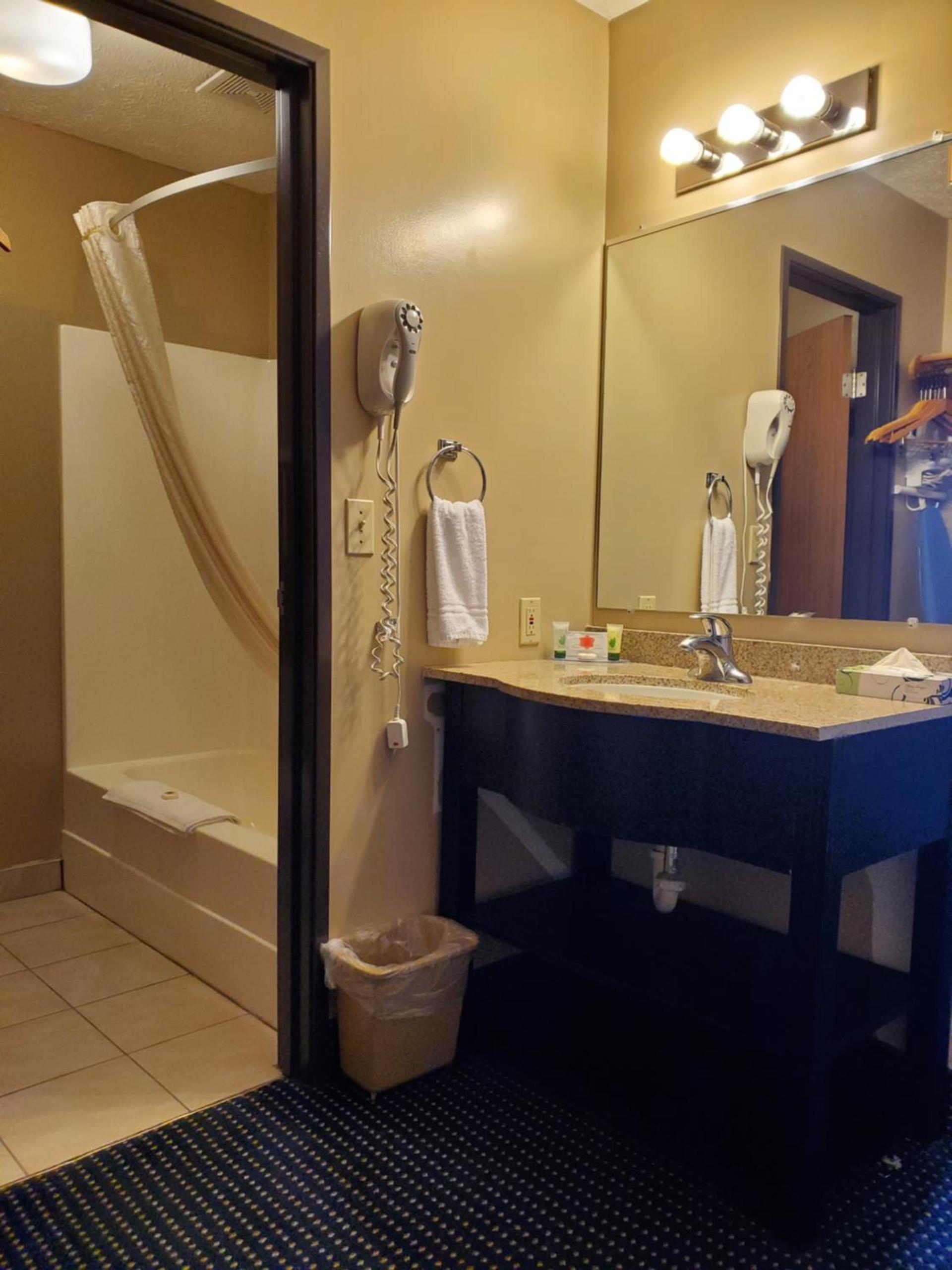 VICTORIAN INN photo 11