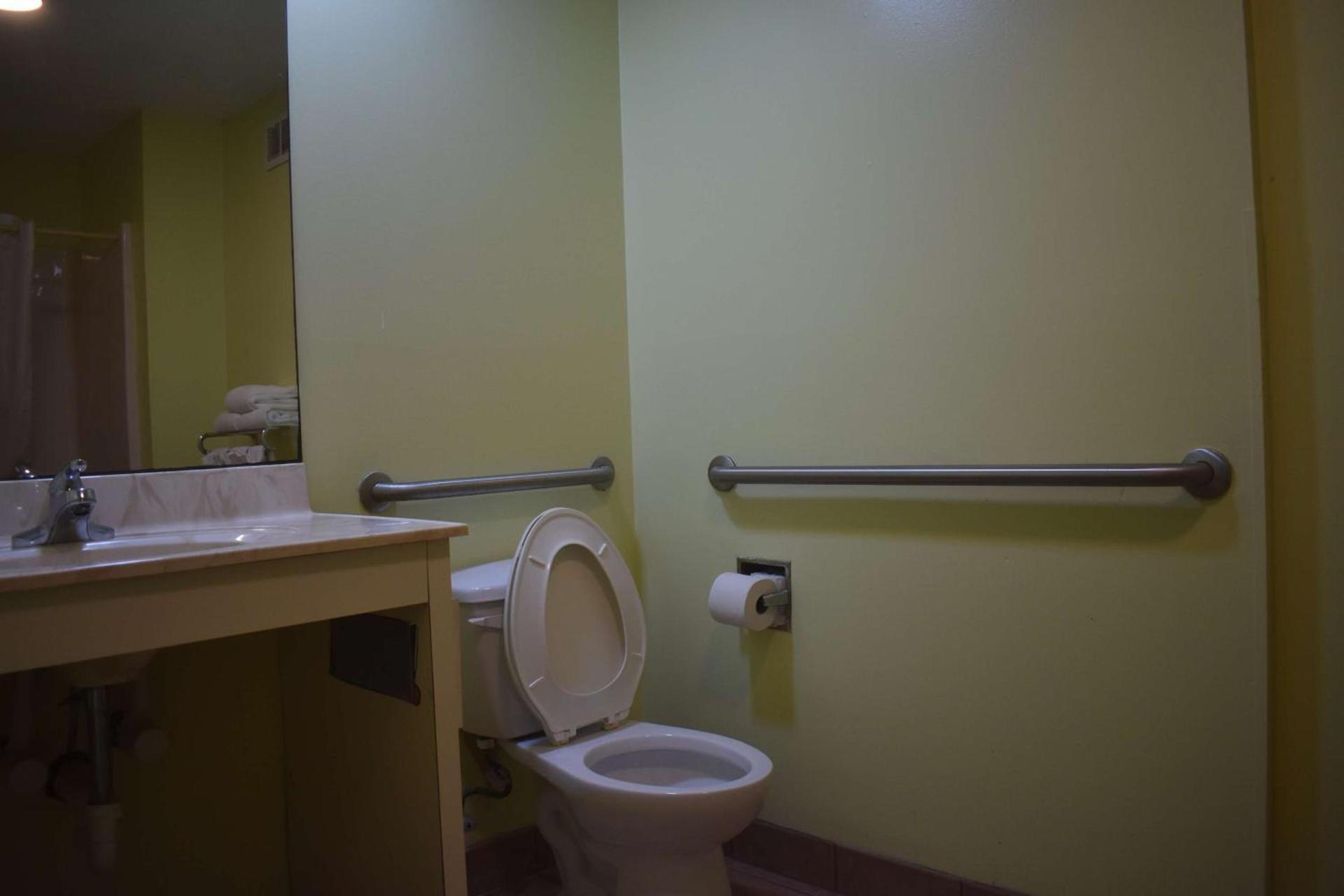 SureStay Hotel by Best Western Brunswick photo 16