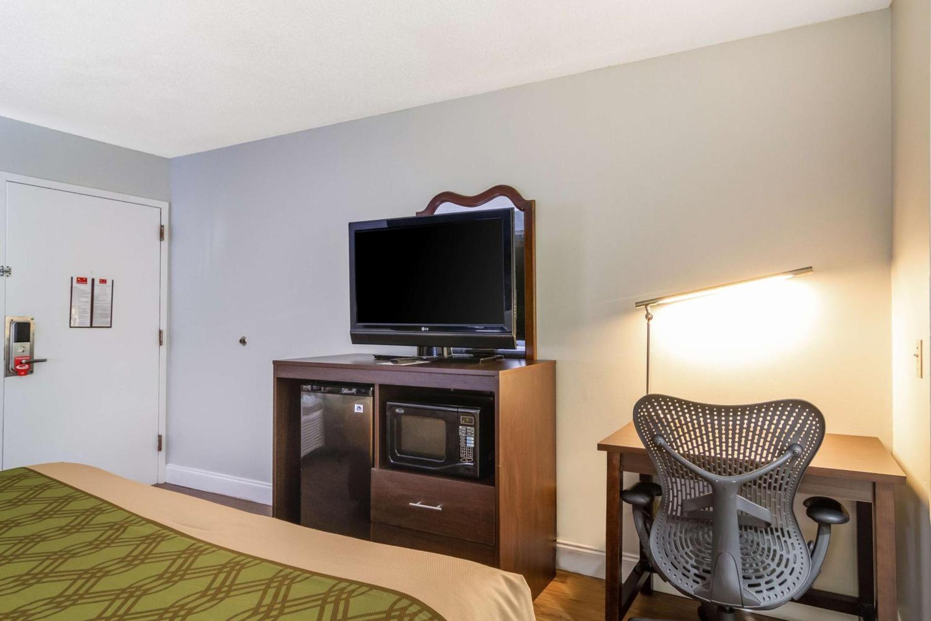 SureStay Hotel by Best Western Brunswick photo 8