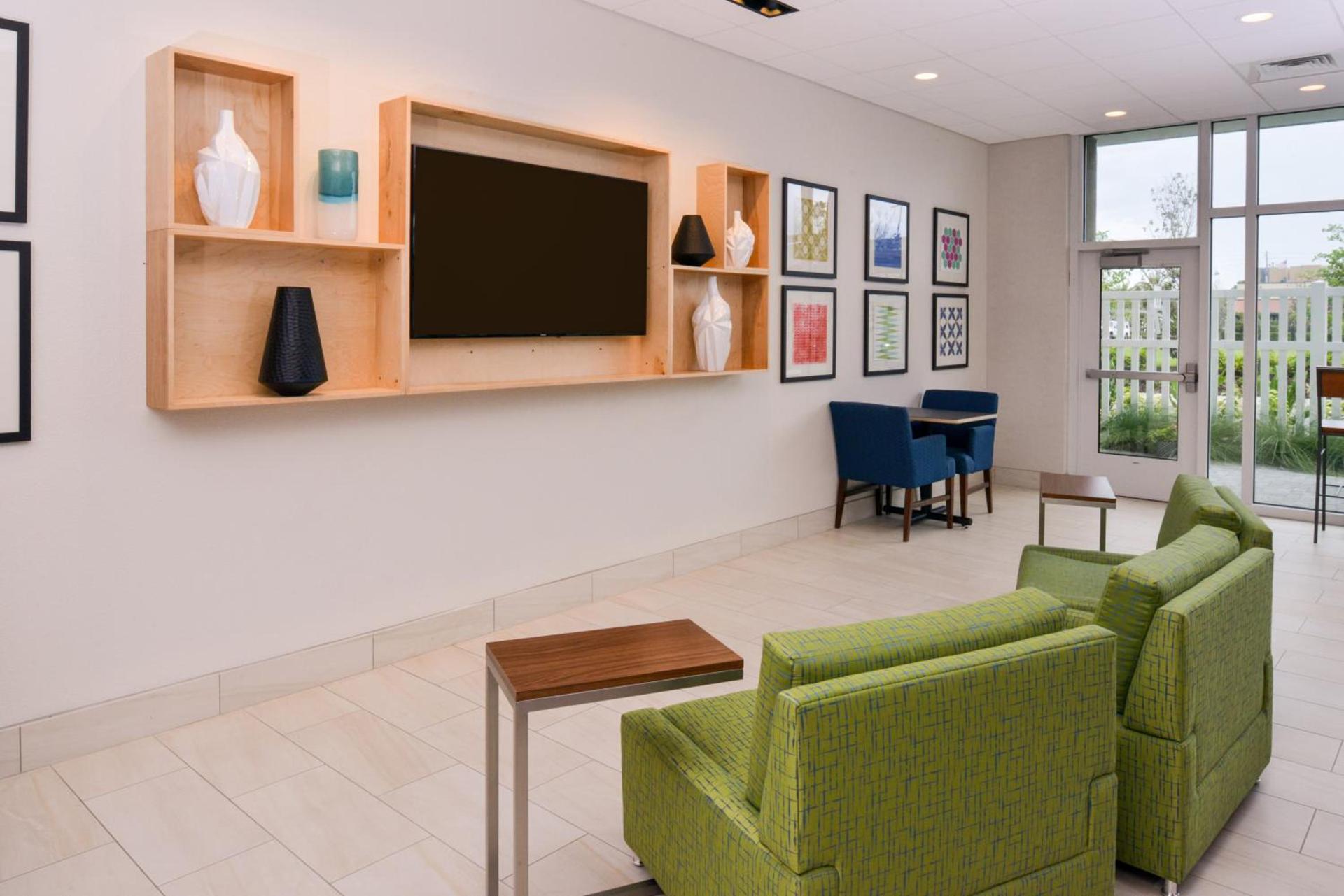 Holiday Inn Express & Suites - St. Petersburg - Madeira Beach by IHG photo 29