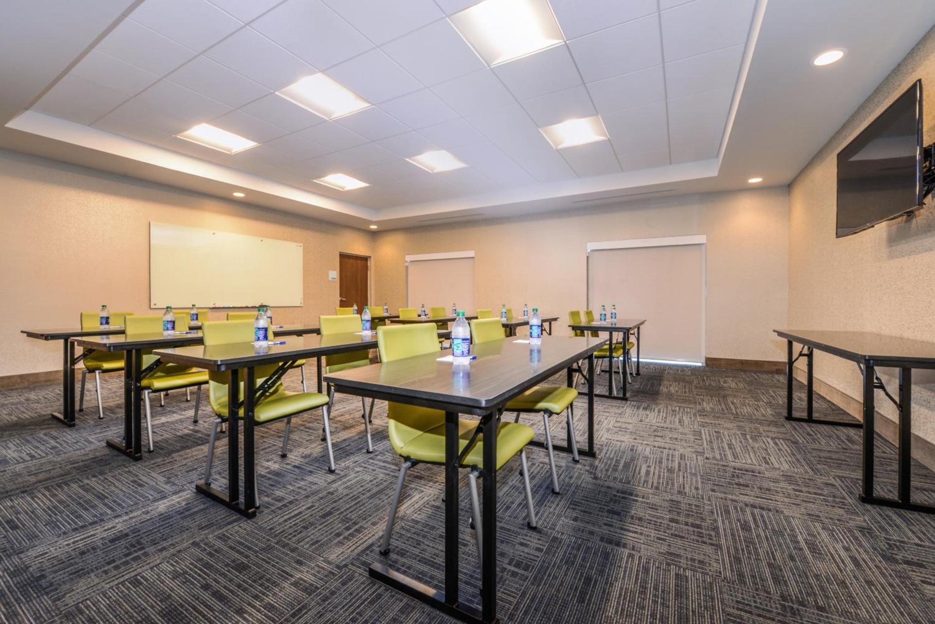 Holiday Inn Express & Suites - St. Petersburg - Madeira Beach by IHG photo 55