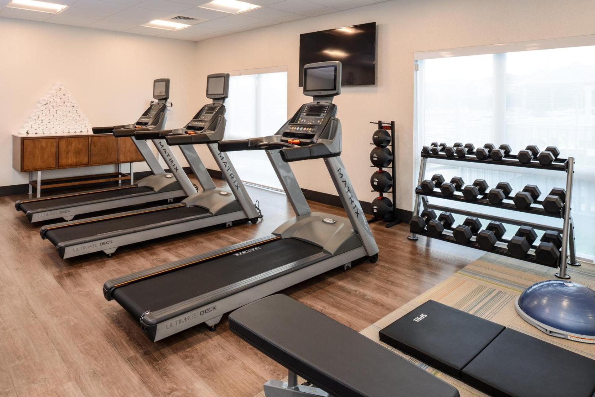 Holiday Inn Express & Suites - St. Petersburg - Madeira Beach by IHG photo 52