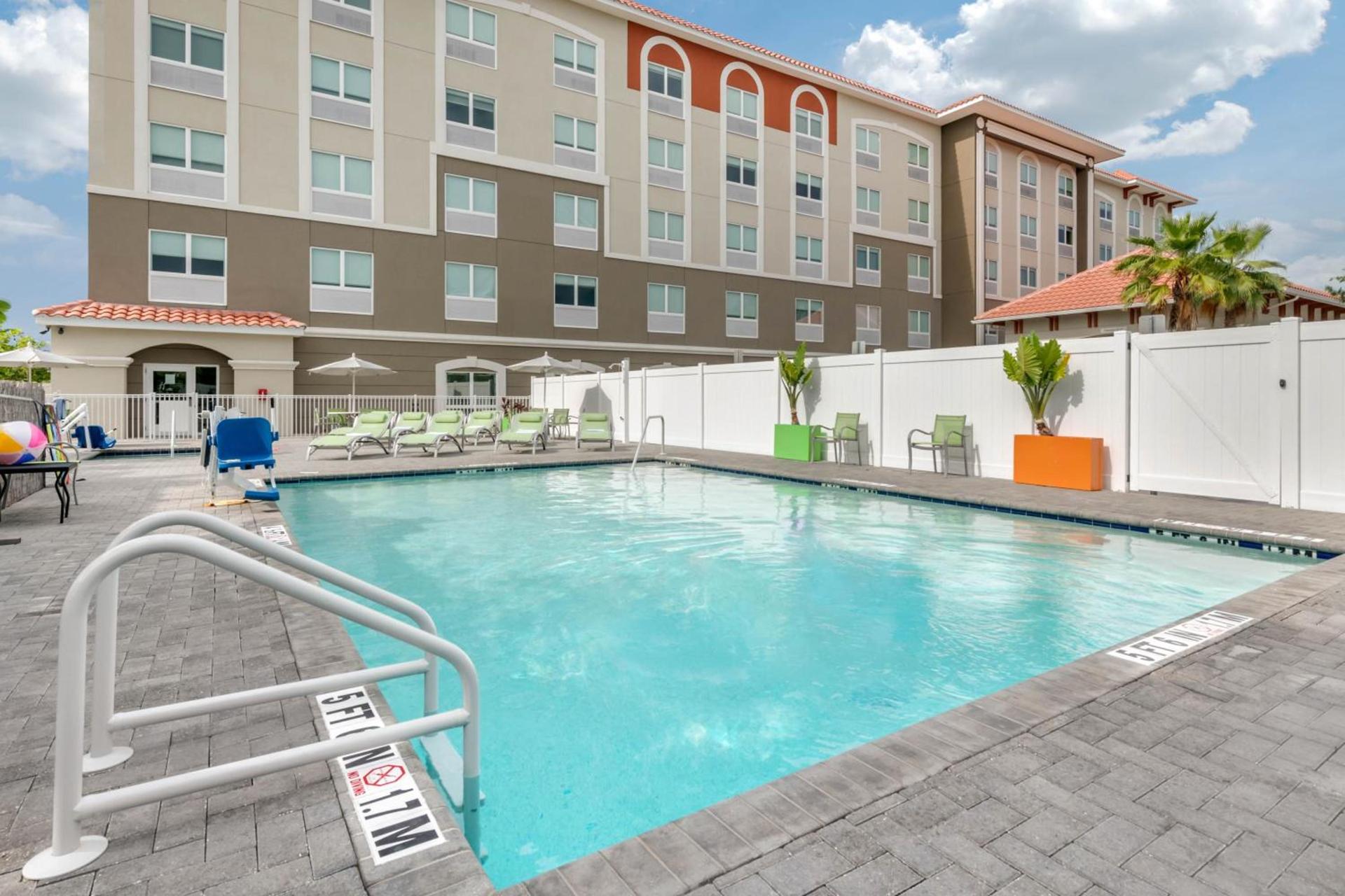 Holiday Inn Express & Suites - St. Petersburg - Madeira Beach by IHG photo 59