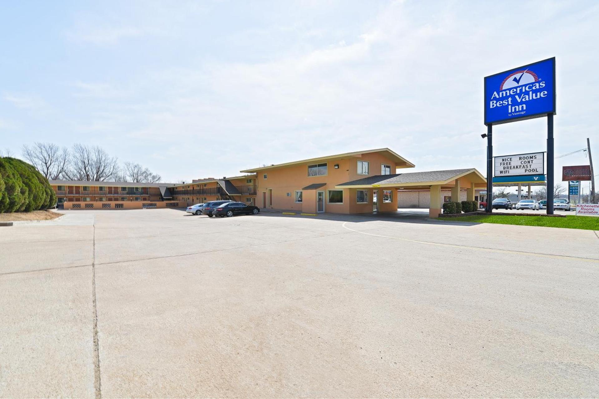Americas Best Value Inn Ponca City photo 2