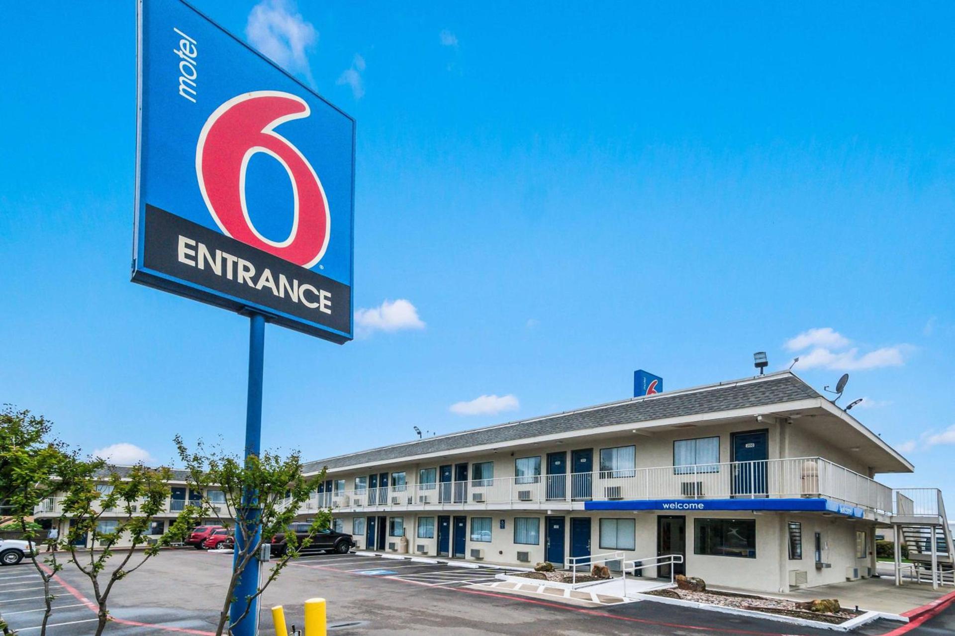 Motel 6-Irving, TX - Dallas photo 4