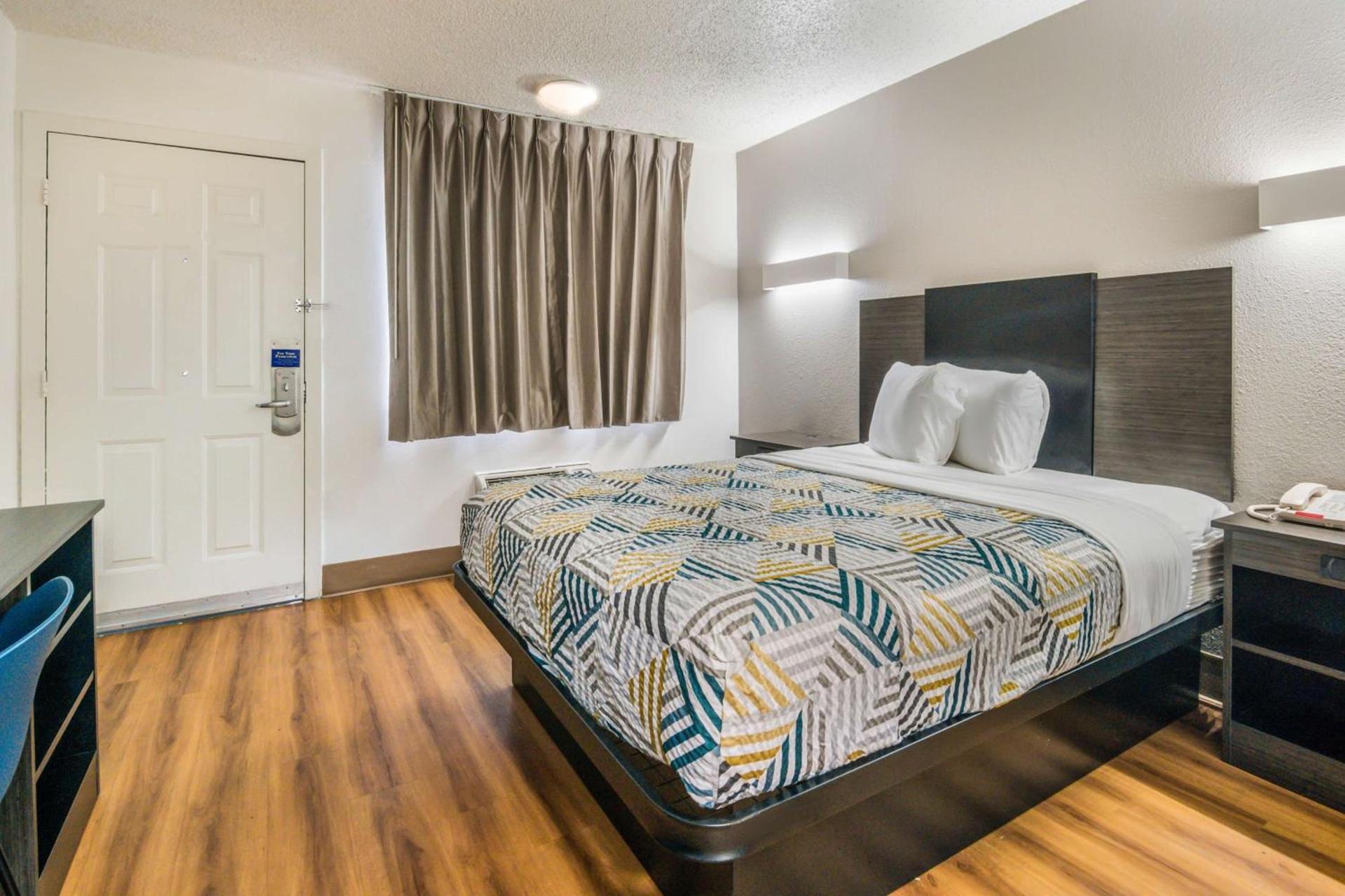 Motel 6-Irving, TX - Dallas photo 18