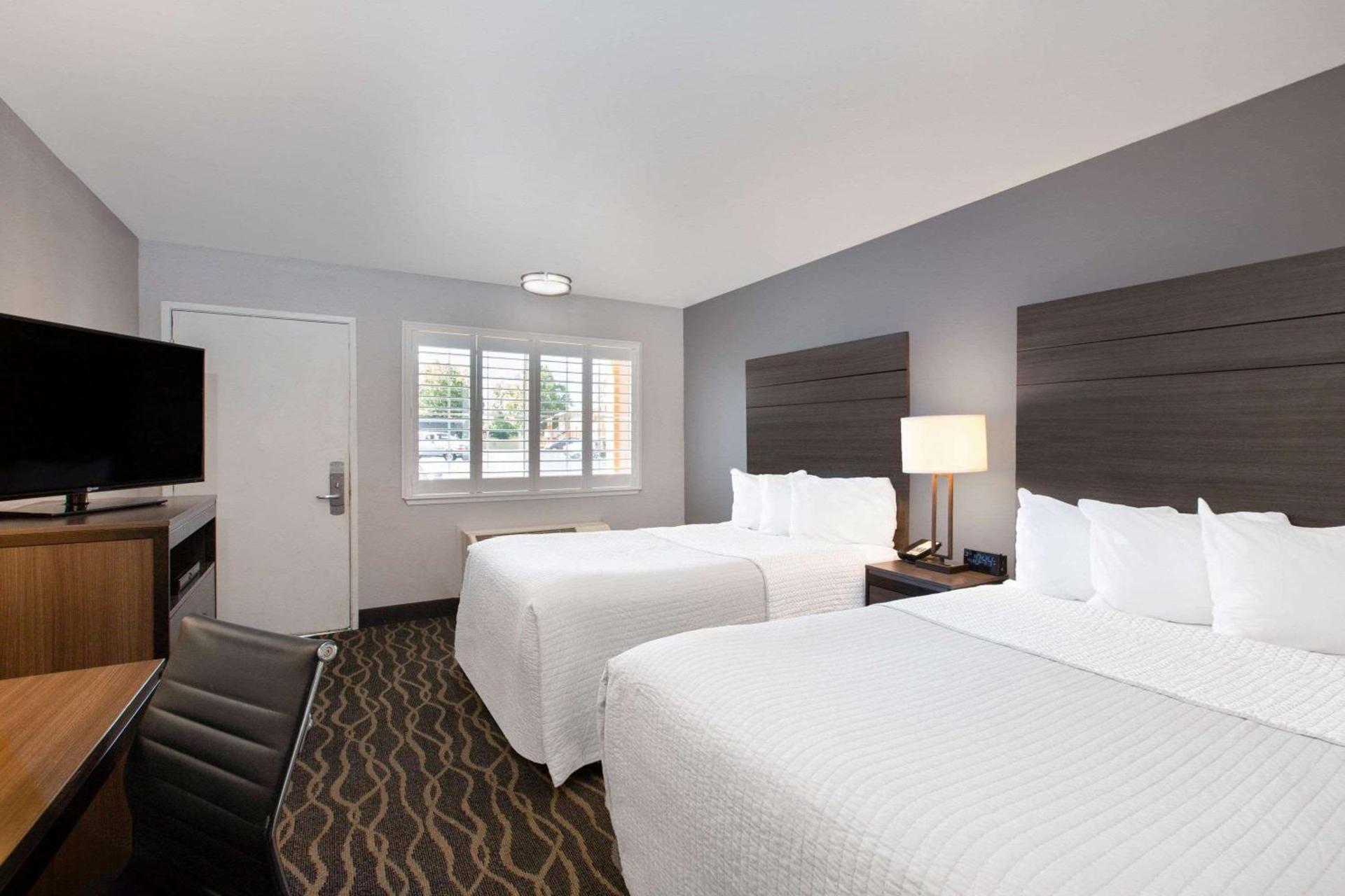 Days Inn by Wyndham Ukiah photo 3