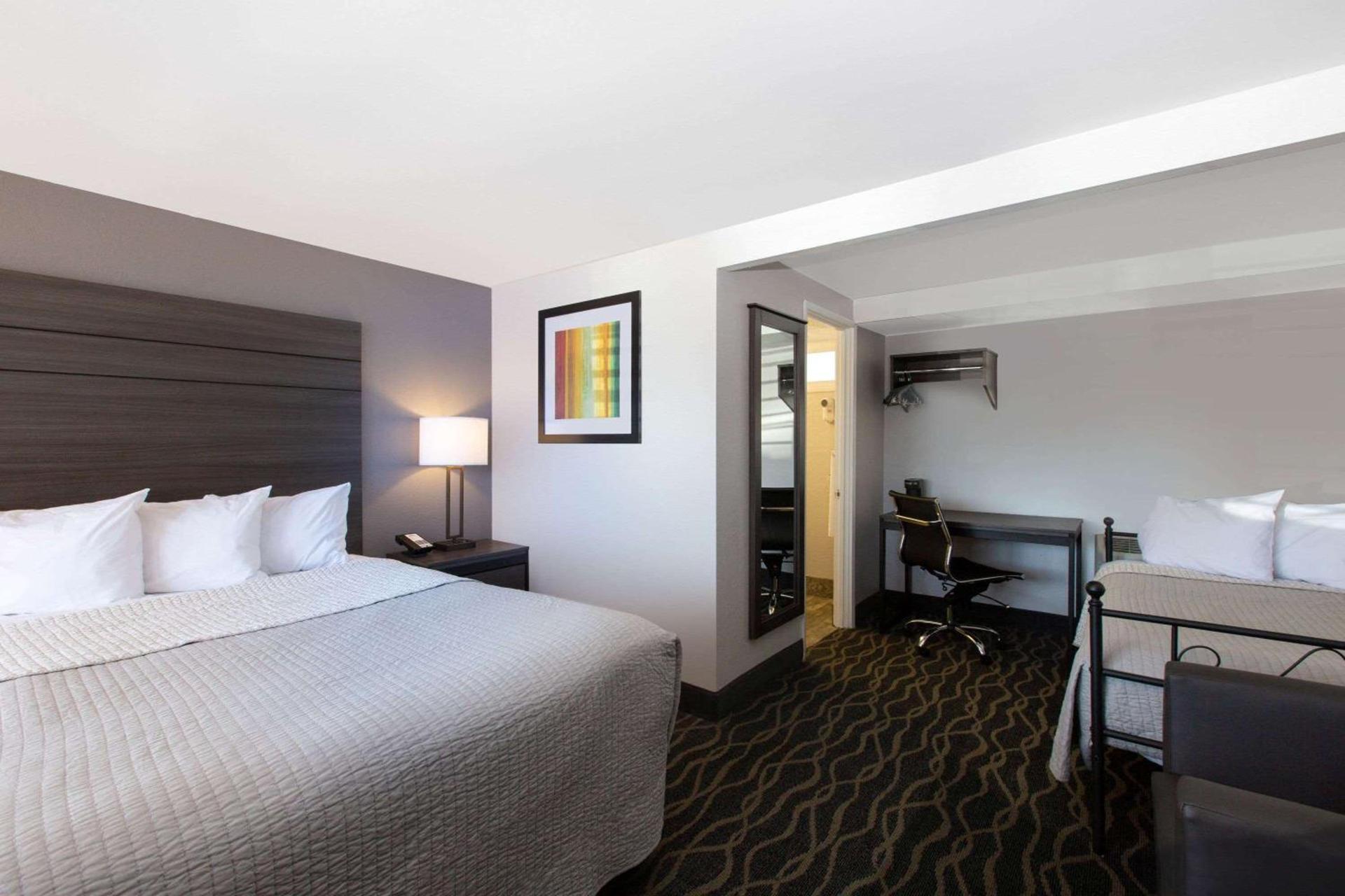 Days Inn by Wyndham Ukiah photo 7