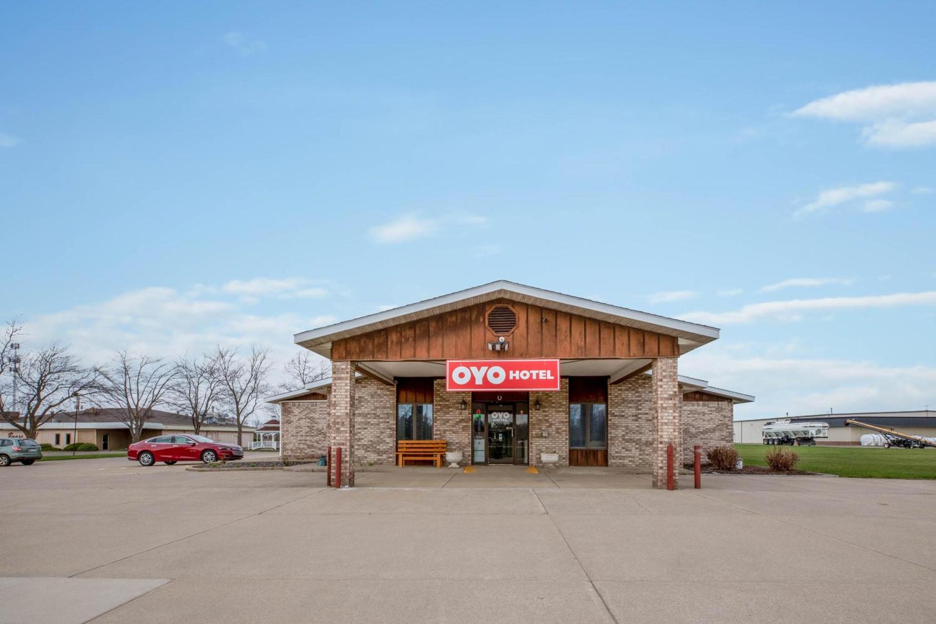 OYO Hotel Chesaning Route 52 & Hwy 57 photo 2