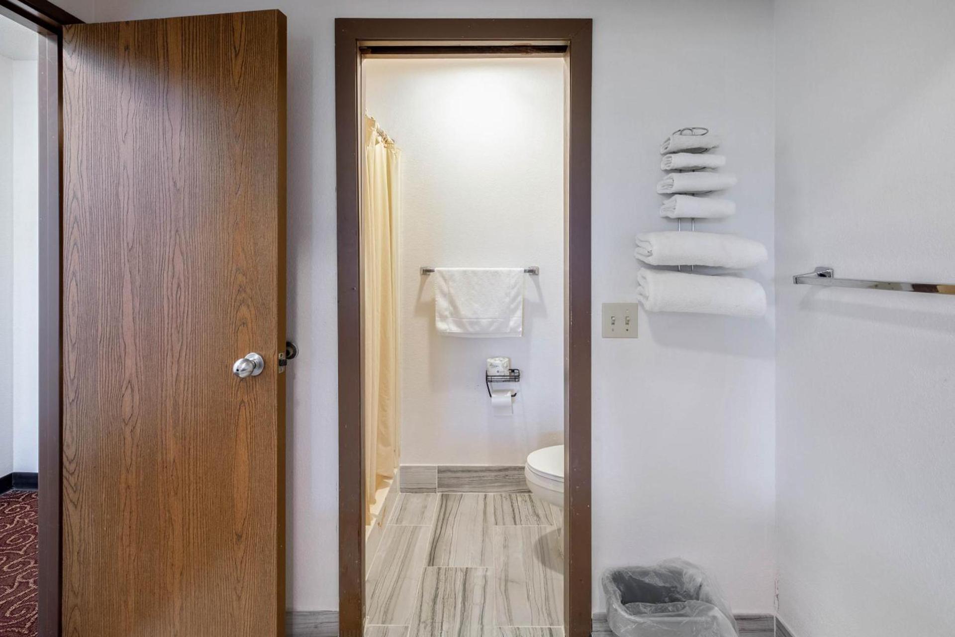 OYO Hotel Chesaning Route 52 & Hwy 57 photo 27