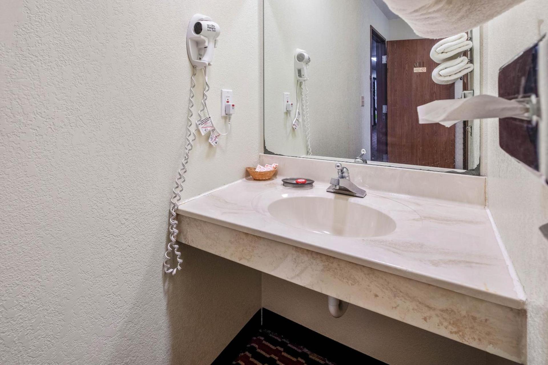 OYO Hotel Chesaning Route 52 & Hwy 57 photo 42