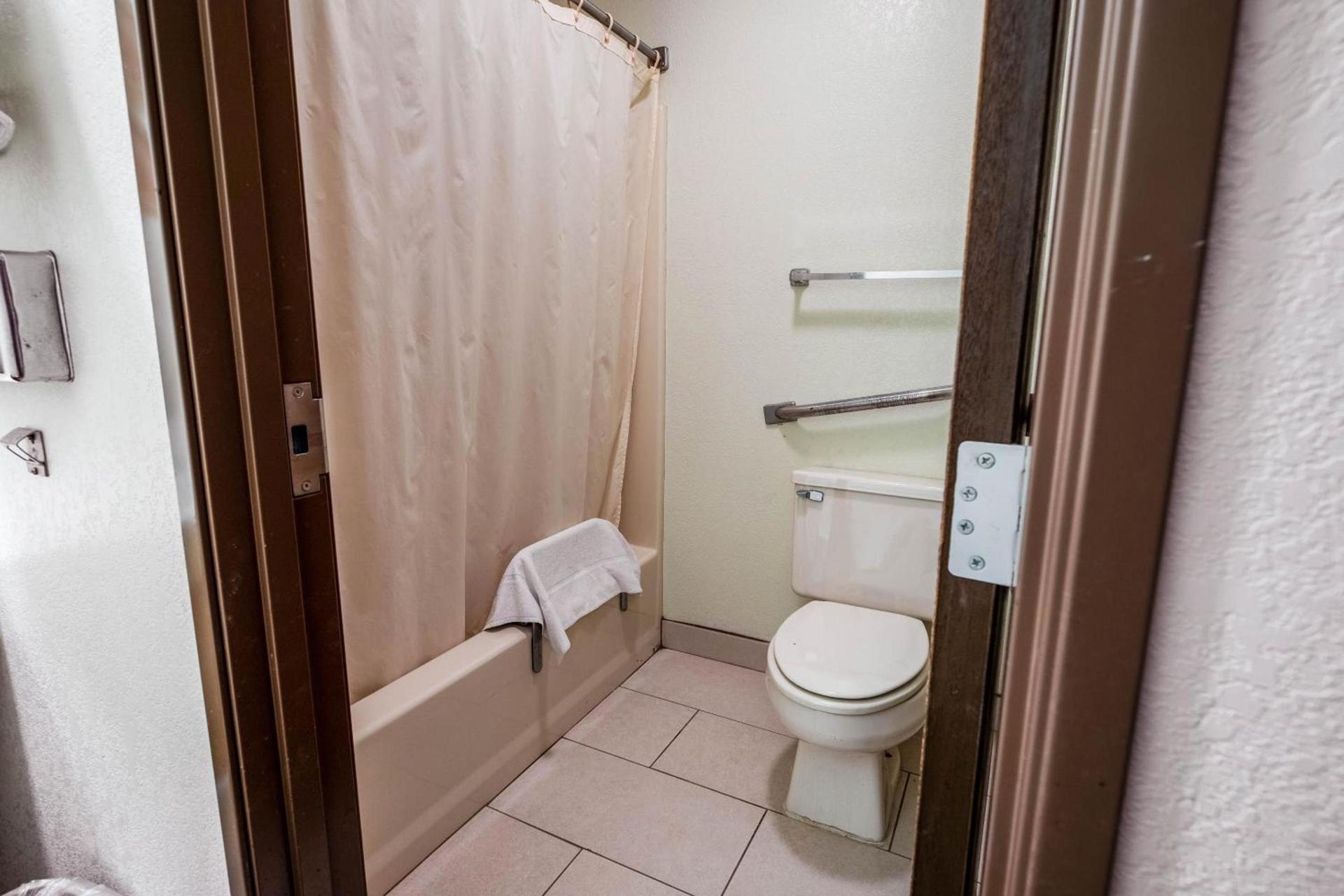 OYO Hotel Chesaning Route 52 & Hwy 57 photo 43